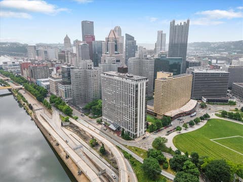 Photo for 320 Fort Duquesne Blvd 19O
