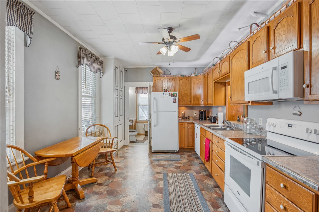 Meyersdale Boro, Pennsylvania 15552, United States, 4 Bedrooms Bedrooms, ,2 BathroomsBathrooms,Residential,Pending,12858