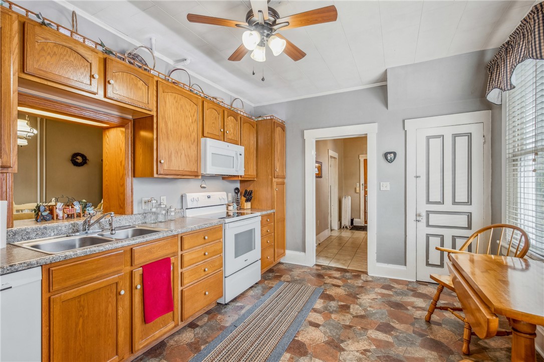 Meyersdale Boro, Pennsylvania 15552, United States, 4 Bedrooms Bedrooms, ,2 BathroomsBathrooms,Residential,Pending,12858