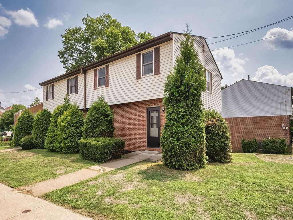 View West View, PA 15229 townhome