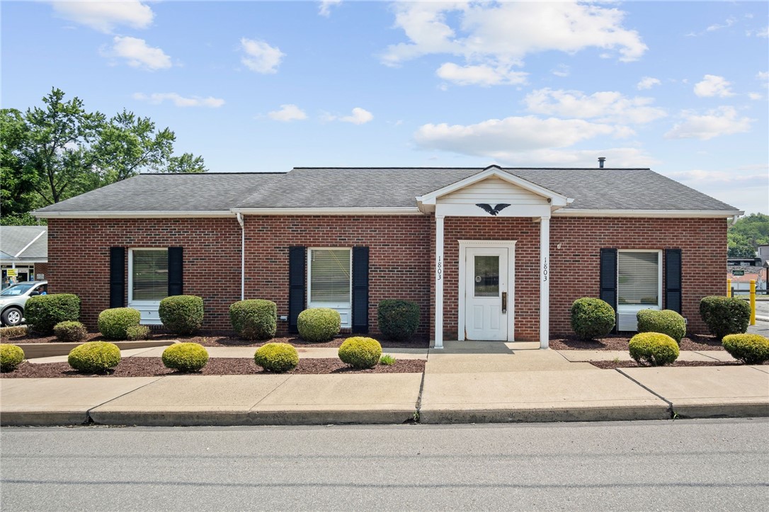 Photo 1 of 25 — 1803 Main St, Burgettstown Boro, PA 15021