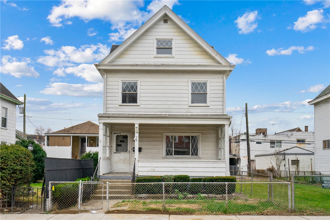 Photo 1 of 27 — 627 Woodward Ave, Stowe Twp, PA 15136