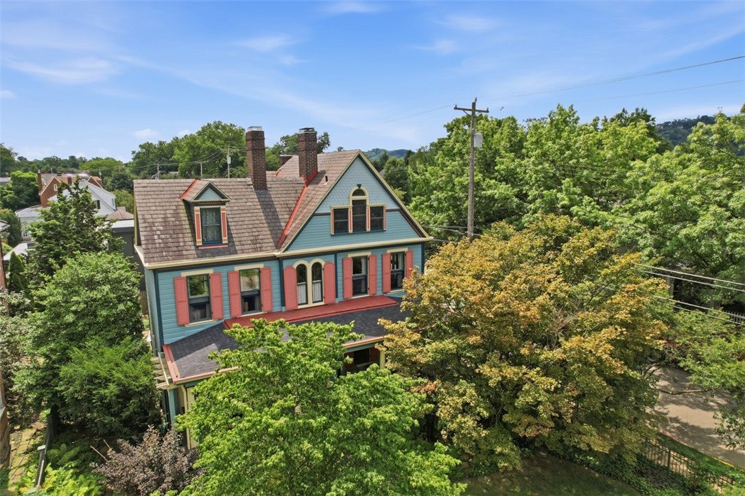 402 Peebles Street