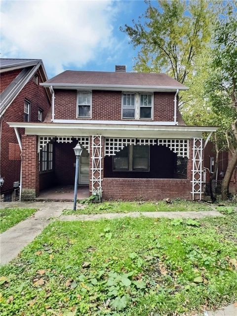 Photo of 1218 Bellaire Pl, Pittsburgh, PA 15226 (MLS # 1727366)