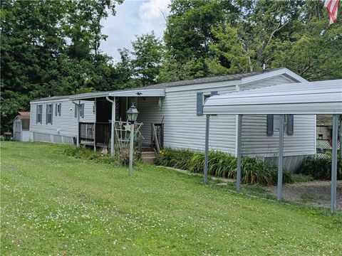 Photo of 39 Grandview Dr, Hadley, PA 16130 (MLS # 1763659)