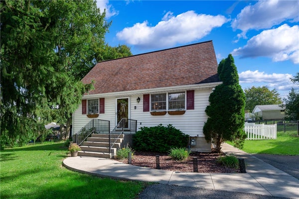 743 SPRING ST, HARMONY, PA 16037 - Image cdc53eae9dda9cc91ba15b00368caa6b/172000194