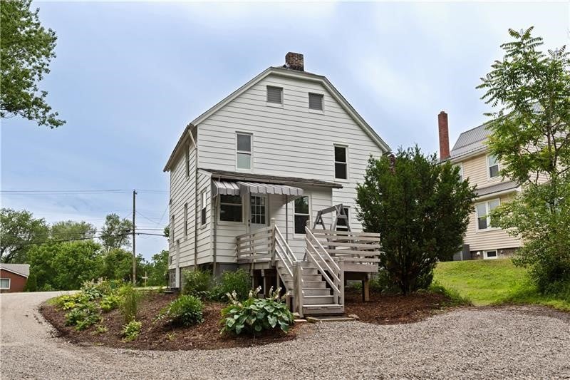 121 Freeport Road