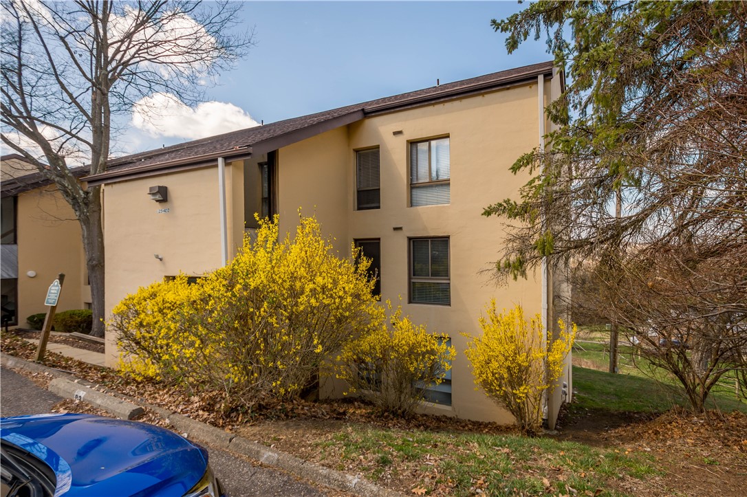 Scott Twp - Sal, Pennsylvania 15220, United States, 2 Bedrooms Bedrooms, ,1 BathroomBathrooms,Residential,Active,97105