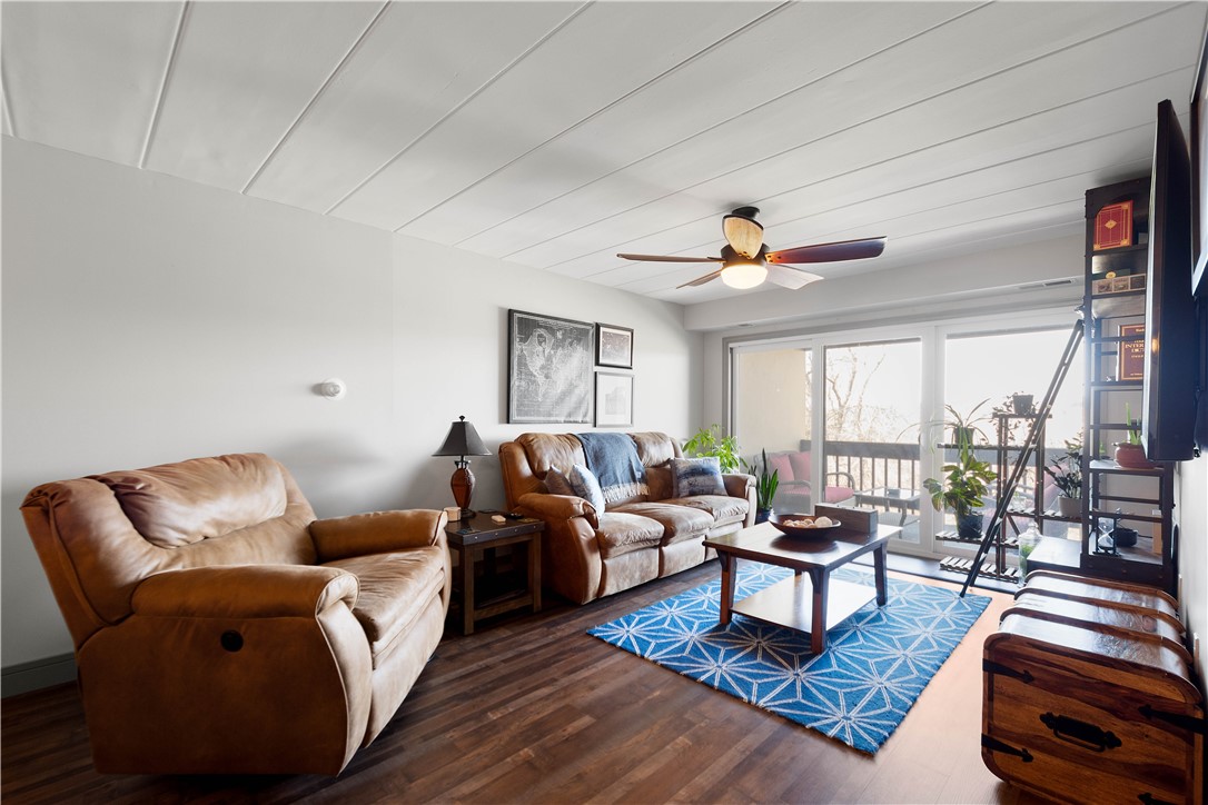 Scott Twp - Sal, Pennsylvania 15220, United States, 2 Bedrooms Bedrooms, ,1 BathroomBathrooms,Residential,Active,97105