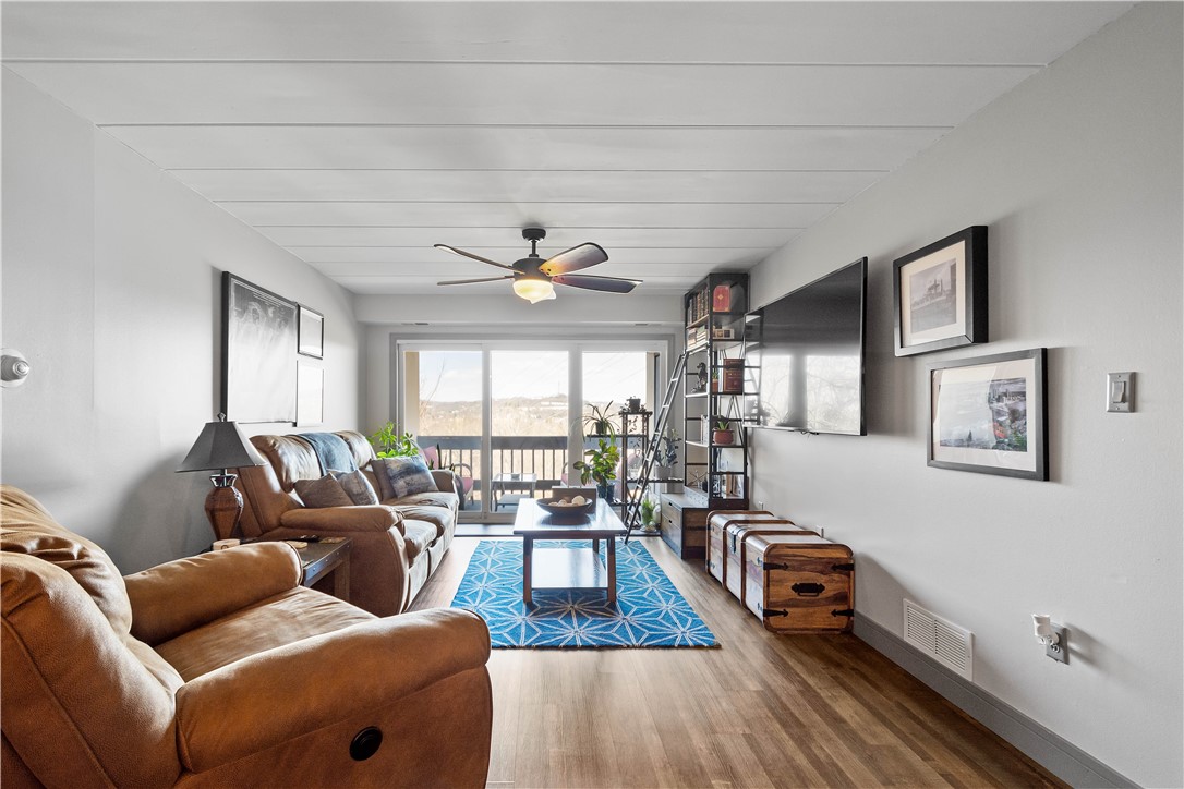 Scott Twp - Sal, Pennsylvania 15220, United States, 2 Bedrooms Bedrooms, ,1 BathroomBathrooms,Residential,Active,97105