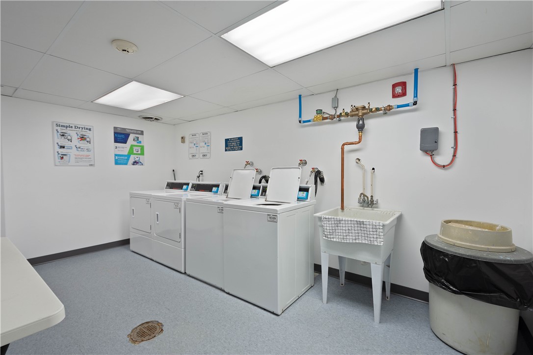 Scott Twp - Sal, Pennsylvania 15220, United States, 2 Bedrooms Bedrooms, ,1 BathroomBathrooms,Residential,Active,97105