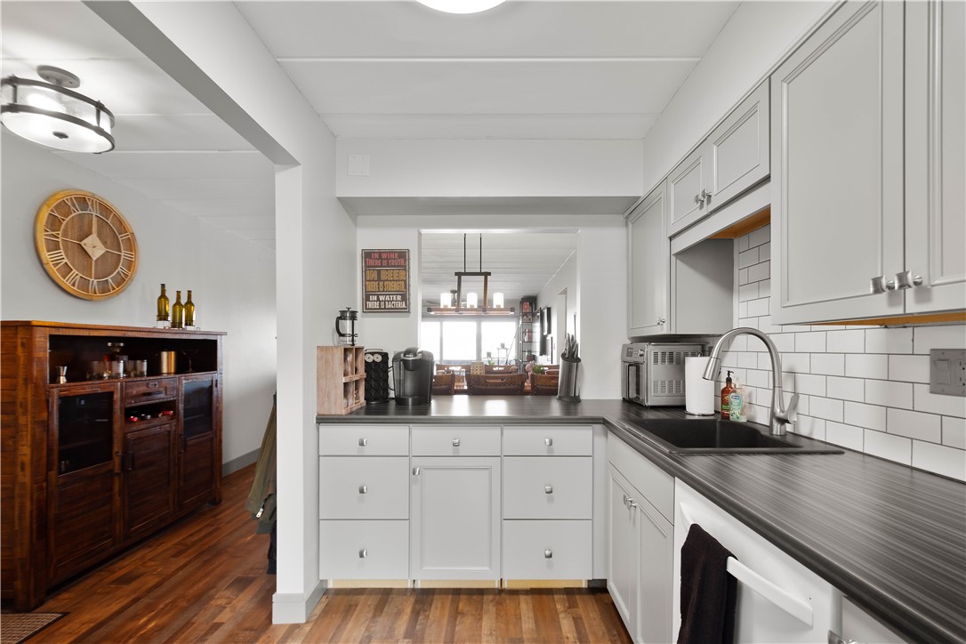 Scott Twp - Sal, Pennsylvania 15220, United States, 2 Bedrooms Bedrooms, ,1 BathroomBathrooms,Residential,Active,97105