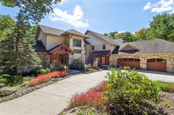 2330 S RIDGE DR, HIDDEN VALLEY, PA 15502 - Image ce0c151dfd1e9808b5b2c8e54afbd4a8/52403076