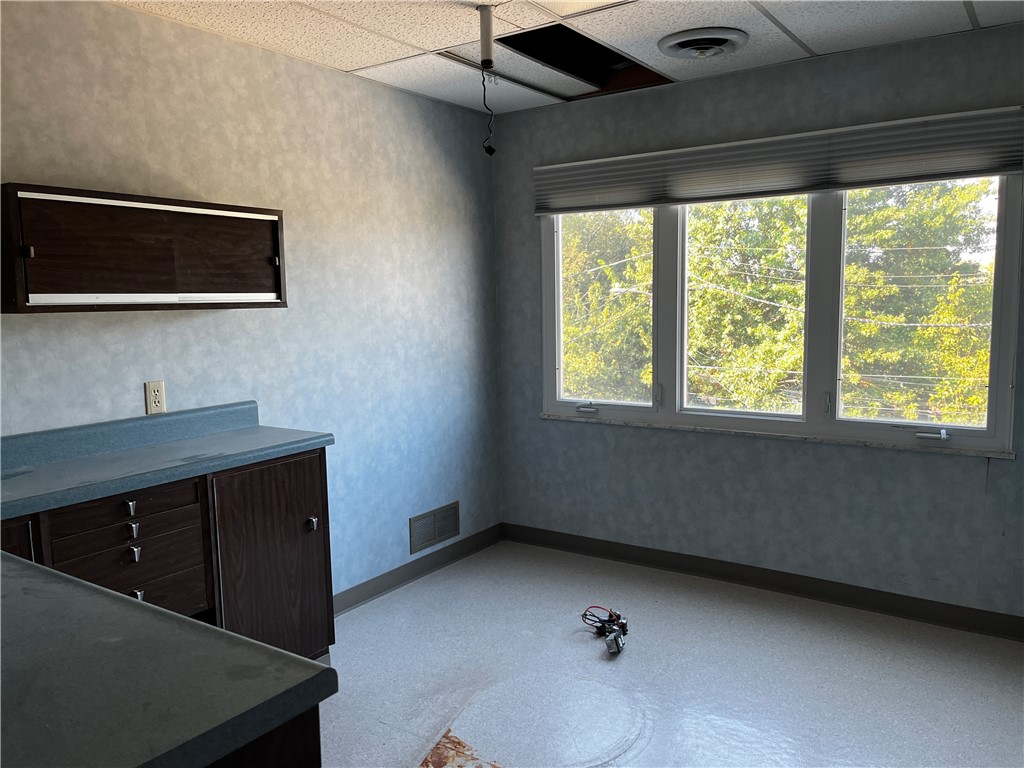 Mt Lebanon, Pennsylvania 15228, United States, ,Residential,Active,243129