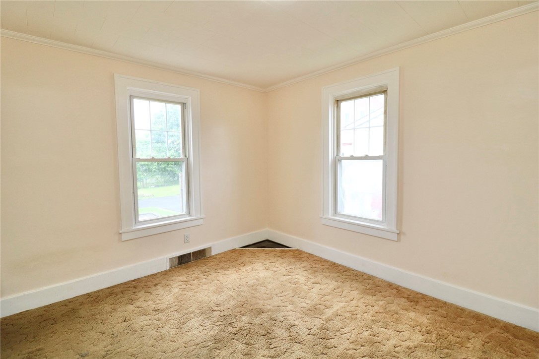 581 Adams St Ext, Rochester, Pennsylvania image 10