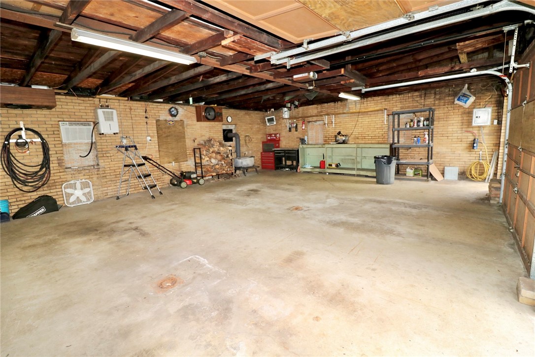 581 Adams St Ext, Rochester, Pennsylvania image 32