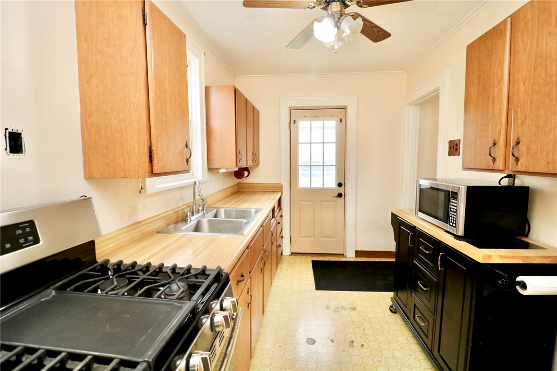 581 Adams St Ext, Rochester, Pennsylvania image 14