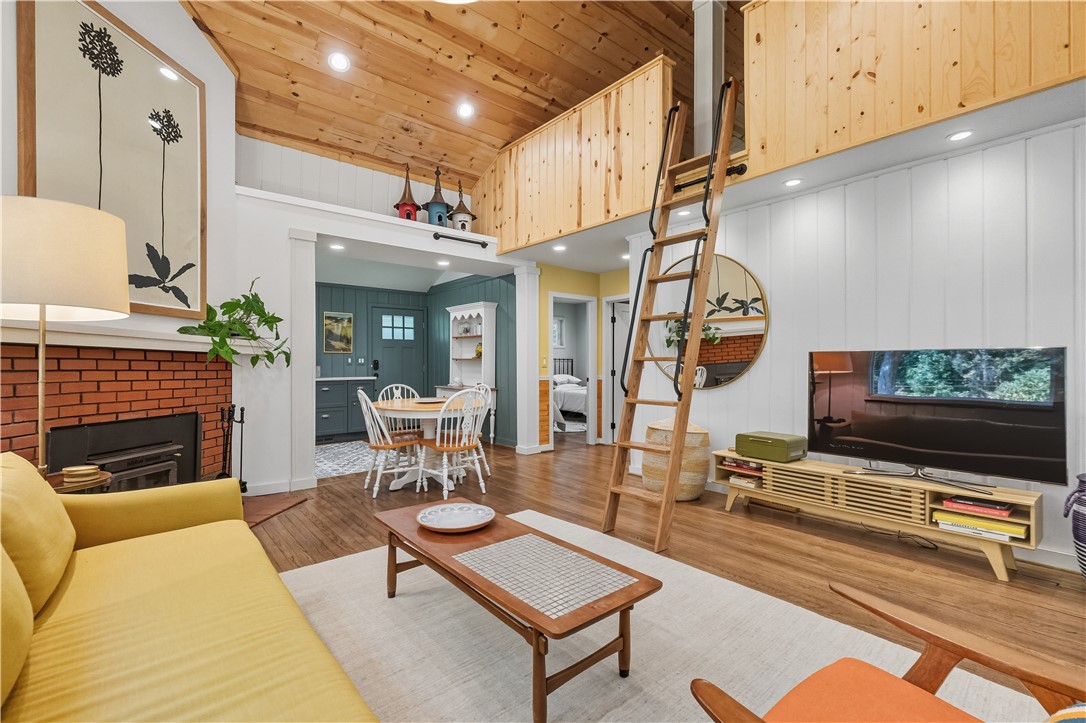 Normalville, Pennsylvania 15469, United States, 3 Bedrooms Bedrooms, ,2 BathroomsBathrooms,Residential,Pending,216016