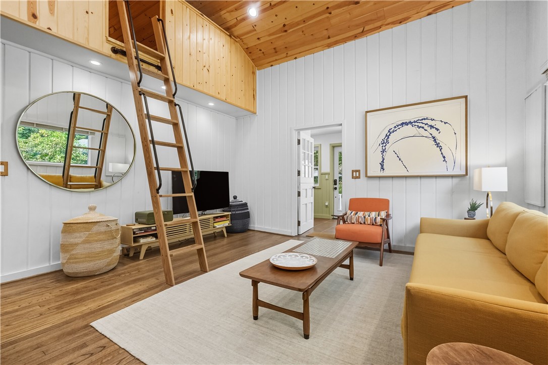 Normalville, Pennsylvania 15469, United States, 3 Bedrooms Bedrooms, ,2 BathroomsBathrooms,Residential,Pending,216016