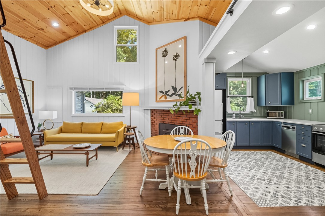 Normalville, Pennsylvania 15469, United States, 3 Bedrooms Bedrooms, ,2 BathroomsBathrooms,Residential,Pending,216016