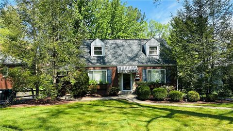 Photo of 3218 Eastview Rd, Bethel Park, PA 15102 (MLS # 1751053)