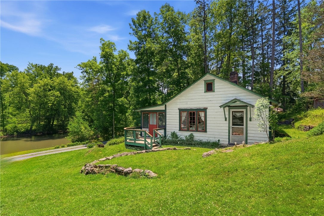 125 Creek Side Ln