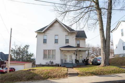 Photo of 166 Pennsylvania Ave, Rochester, PA 15074 (MLS # 1740868)