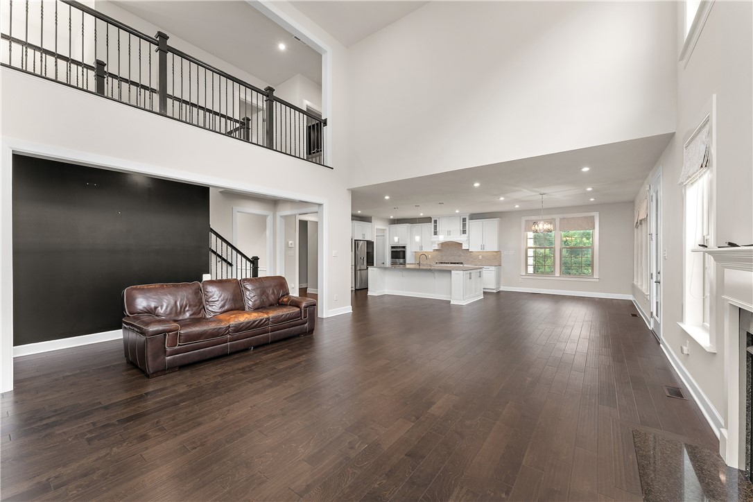 Franklin Park, Pennsylvania 15143, United States, 5 Bedrooms Bedrooms, ,5 BathroomsBathrooms,Residential,Active,217615