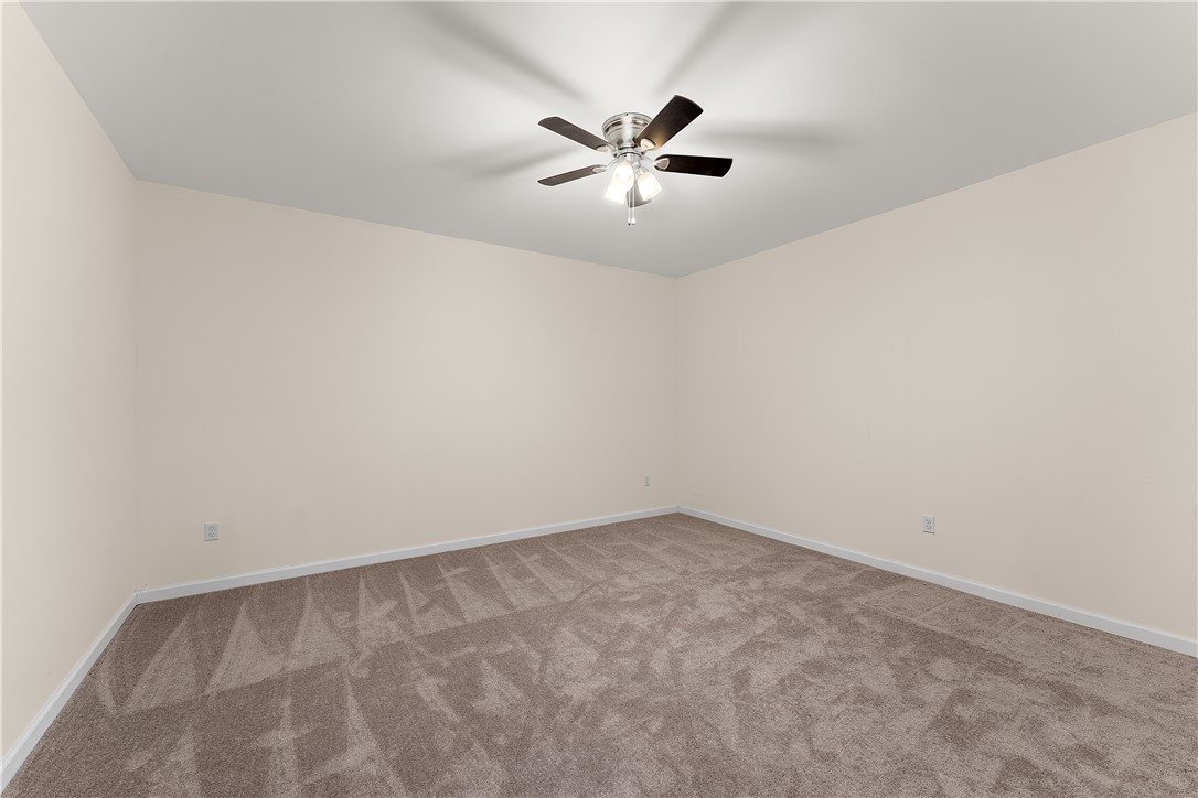 Franklin Park, Pennsylvania 15143, United States, 5 Bedrooms Bedrooms, ,5 BathroomsBathrooms,Residential,Active,217615