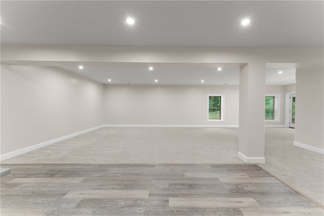 Franklin Park, Pennsylvania 15143, United States, 5 Bedrooms Bedrooms, ,5 BathroomsBathrooms,Residential,Active,217615