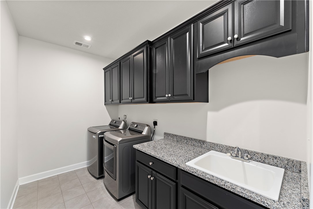 Franklin Park, Pennsylvania 15143, United States, 5 Bedrooms Bedrooms, ,5 BathroomsBathrooms,Residential,Active,217615