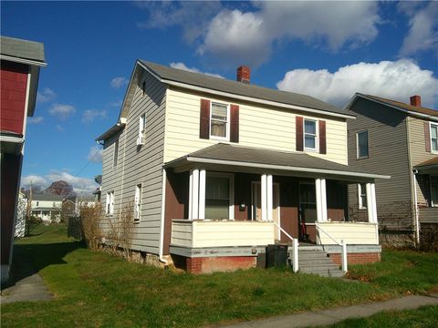 Photo of 309 12th St, Windber, PA 15963 (MLS # 1733471)