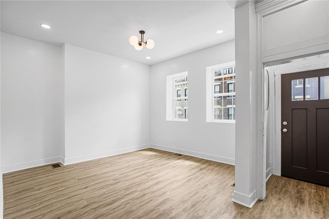 2013 Forbes Ave
