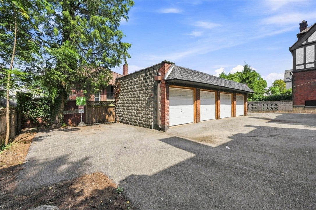 6209 Kentucky Ave