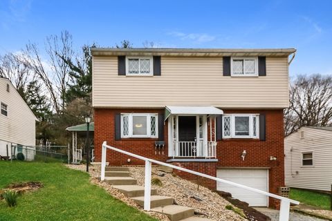 Photo of 1025 Catherine Dr, Conway, PA 15027 (MLS # 1726806)