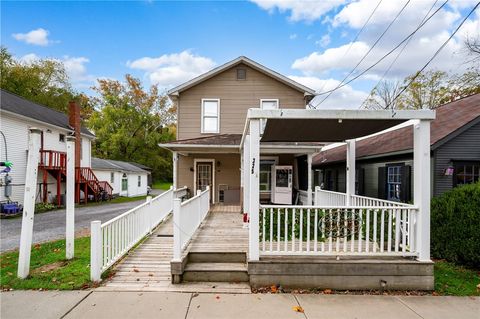 Photo of 375 Main St, Volant Boro, PA 16156 (MLS # 1726543)