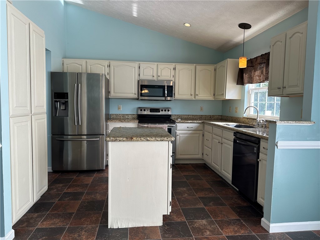 Neshannock Twp, Pennsylvania 16105, United States, 4 Bedrooms Bedrooms, ,2 BathroomsBathrooms,Residential,Contingent,126200