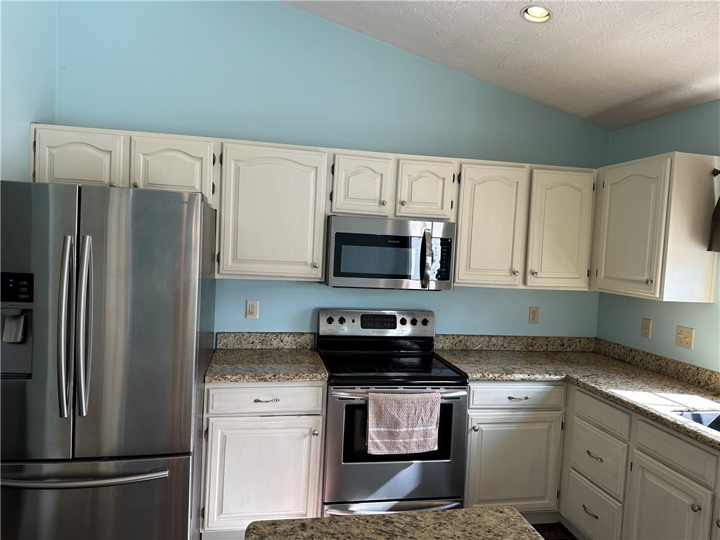 Neshannock Twp, Pennsylvania 16105, United States, 4 Bedrooms Bedrooms, ,2 BathroomsBathrooms,Residential,Contingent,126200