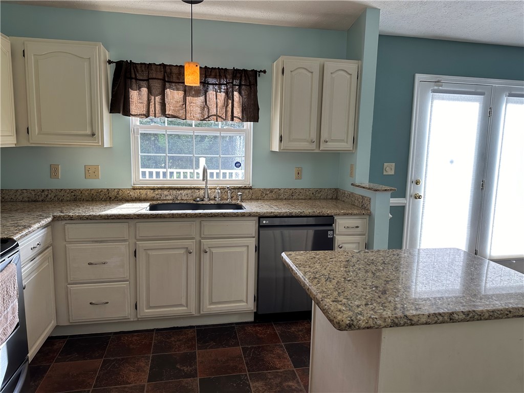 Neshannock Twp, Pennsylvania 16105, United States, 4 Bedrooms Bedrooms, ,2 BathroomsBathrooms,Residential,Contingent,126200