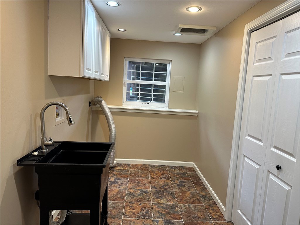 Neshannock Twp, Pennsylvania 16105, United States, 4 Bedrooms Bedrooms, ,2 BathroomsBathrooms,Residential,Contingent,126200