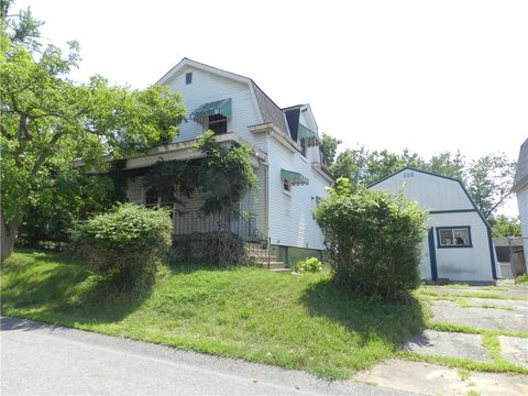 Photo of 13 Annabelle St, Carnegie, PA 15106 (MLS # 1724114)