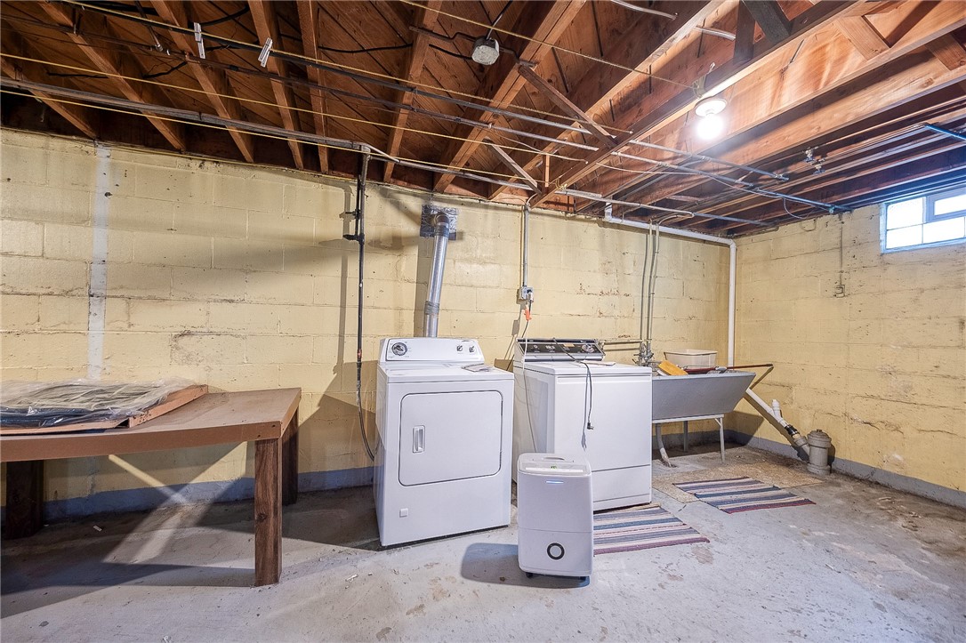 Neshannock Twp, Pennsylvania 16105, United States, 3 Bedrooms Bedrooms, ,2 BathroomsBathrooms,Residential,Active,120926