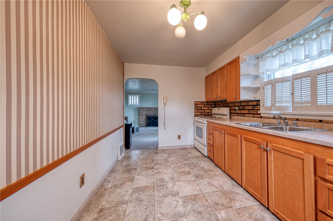 Neshannock Twp, Pennsylvania 16105, United States, 3 Bedrooms Bedrooms, ,2 BathroomsBathrooms,Residential,Active,120926