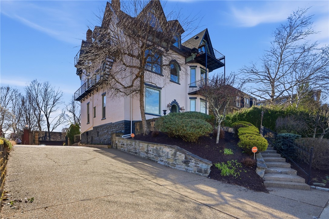 229 Grandview Ave 3