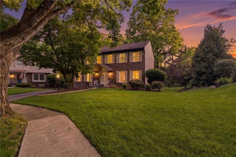 Photo of 864 Eisenhower Dr, Pittsburgh, PA 15228 (MLS # 1758292)