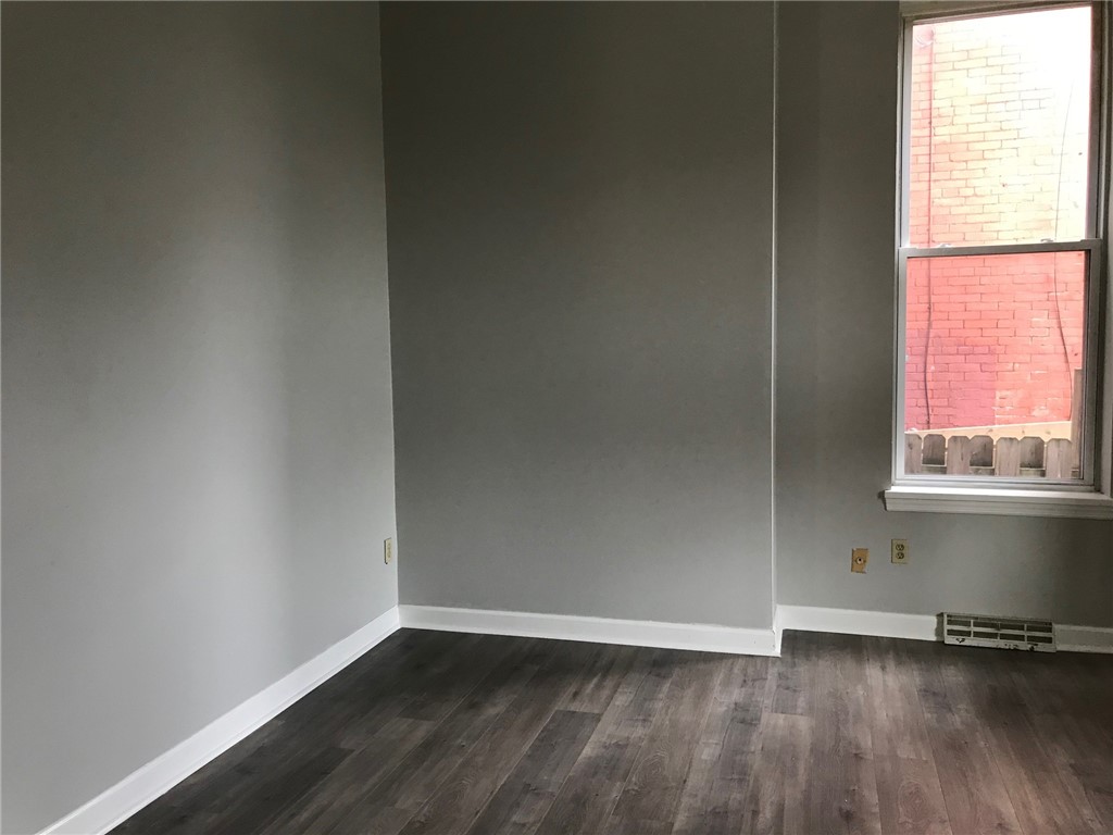 Manchester, Pennsylvania 15233, United States, 2 Bedrooms Bedrooms, ,1 BathroomBathrooms,Residential,Active,129906