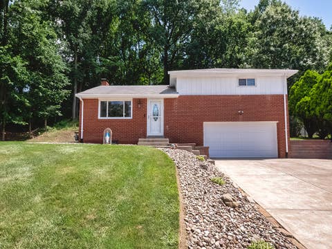 Photo for 2916 Hemlock Drive