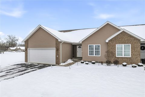 Photo of 2086 American Way, Hermitage, PA 16148 (MLS # 1735842)