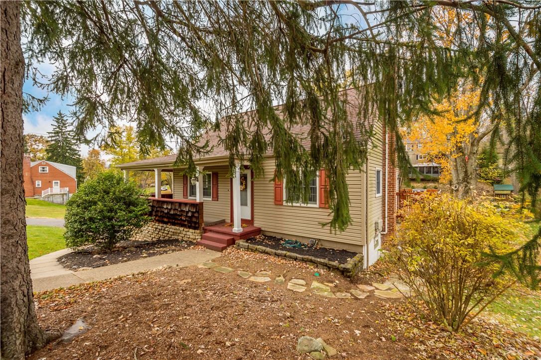 Bethel Park, Pennsylvania 15102, United States, 3 Bedrooms Bedrooms, ,2 BathroomsBathrooms,Residential,Active,240101