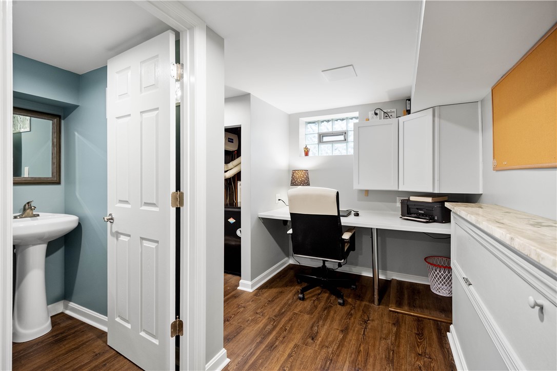 Bethel Park, Pennsylvania 15102, United States, 3 Bedrooms Bedrooms, ,2 BathroomsBathrooms,Residential,Active,240101